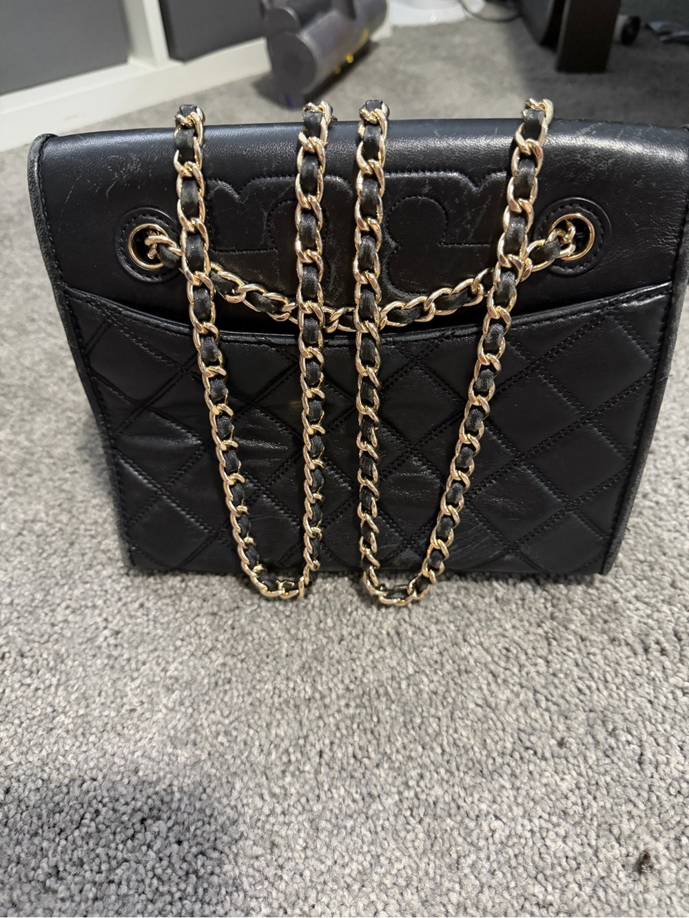 Tory Burch Black Quilted Shoulder Bag with Gold Chain - Picture 7 of 14